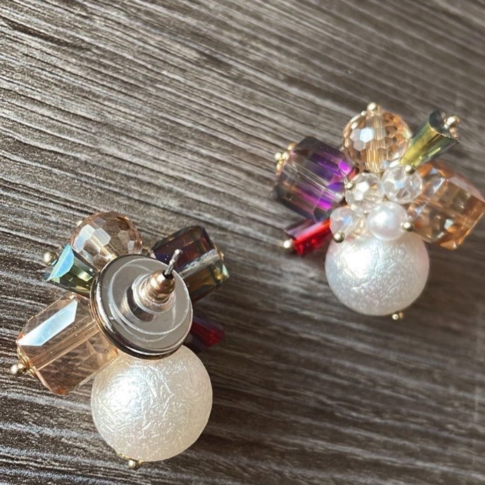 Bohemian pearl stud N302 - Picture 3 of 3